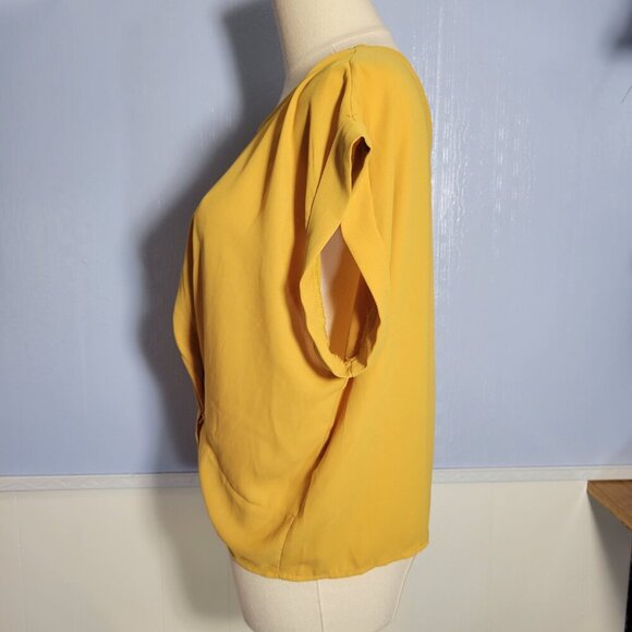 Forever 21 Medium Goldenrod Rolled Shortsleeve V Neck Front Knot Lightweight Top - Picture 7 of 9